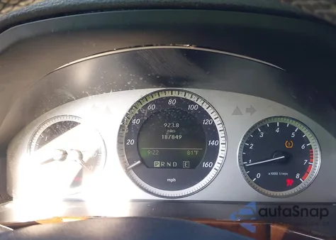 2011 Mercedes-Benz Glk 350 z USA, uszkodzony, nr VIN WDCGG5GB0BF561727